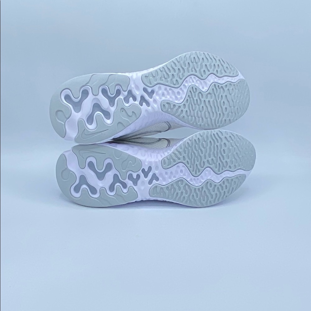 NEW! Nike Renew Run Women's Running Shoe Size 10 - Picture 7 of 8